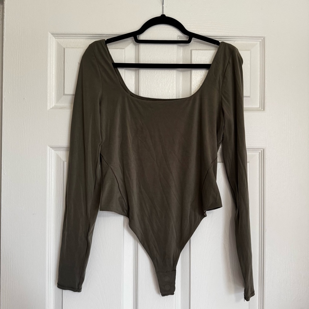 lululemon Wundermost Army Green Square Neck Bodysuit - Picture 4 of 6